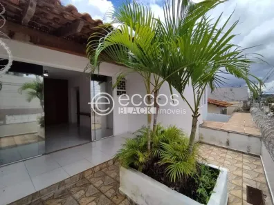 Casa com 3 Quartos à venda, 280m² no Tabajaras, Uberlândia