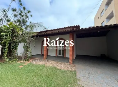 Casa com 3 Quartos para alugar, 301m² no Saraiva, Uberlândia