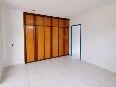 Casa com 3 Quartos para alugar, 284m² no Setor Marista, Goiânia