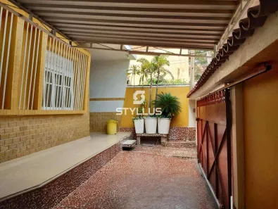 Casa com 3 Quartos à venda, 281m² no Cascadura, Rio de Janeiro