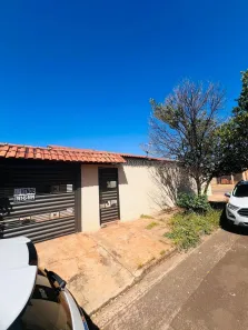 Casa com 3 Quartos à venda, 80m² no Jardim Pênfigo, Campo Grande