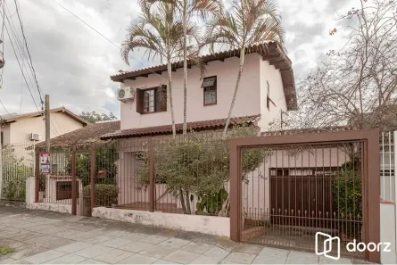 Casa com 4 Quartos à venda, 290m² no Passo da Areia, Porto Alegre