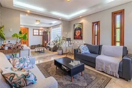 Sobrado com 4 Quartos à venda, 198m² no Três Figueiras, Porto Alegre