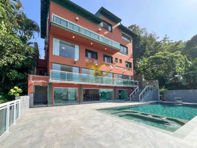 Sobrado com 6 Quartos à venda, 740m² no Marapé, Santos