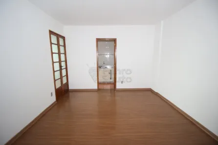 Apartamento com 2 Quartos para alugar, 58m² no Centro, Pelotas