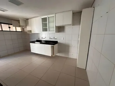 Casa de Condomínio com 4 Quartos para alugar, 210m² no Horto, Teresina