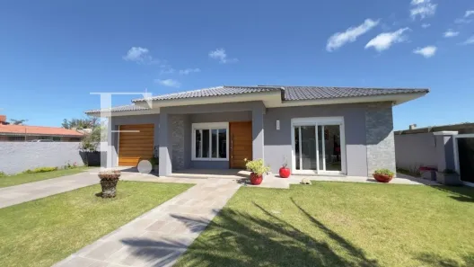 Casa com 3 Quartos à venda, 240m² no XANGRI-LÁ, Xangri-lá