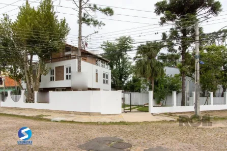 Casa com 2 Quartos à venda, 220m² no Guarujá, Porto Alegre