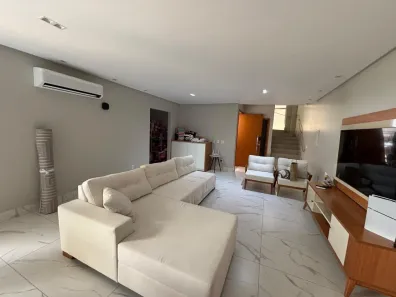 Casa de Condomínio com 3 Quartos à venda, 170m² no Jardim Vitória, Goiânia