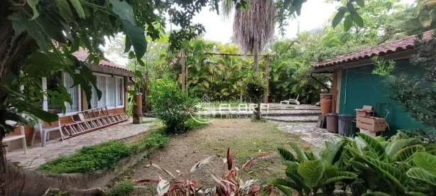Casa com 5 Quartos à venda, 400m² no Itaipu, Niterói
