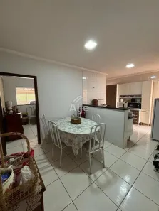 Casa com 2 Quartos à venda, 115m² no Palmital, Marília