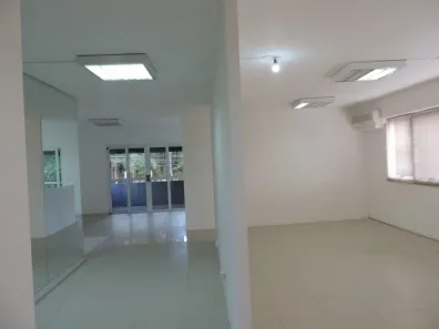 Sala Comercial para alugar, 95m² no Jardim Lambreta, Cotia