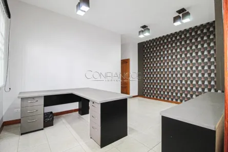 Sala Comercial com 9 Quartos para alugar, 260m² no São Francisco, Curitiba