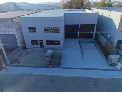 Galpão/Depósito/Armazém para alugar, 695m² no Sertão do Maruim, São José