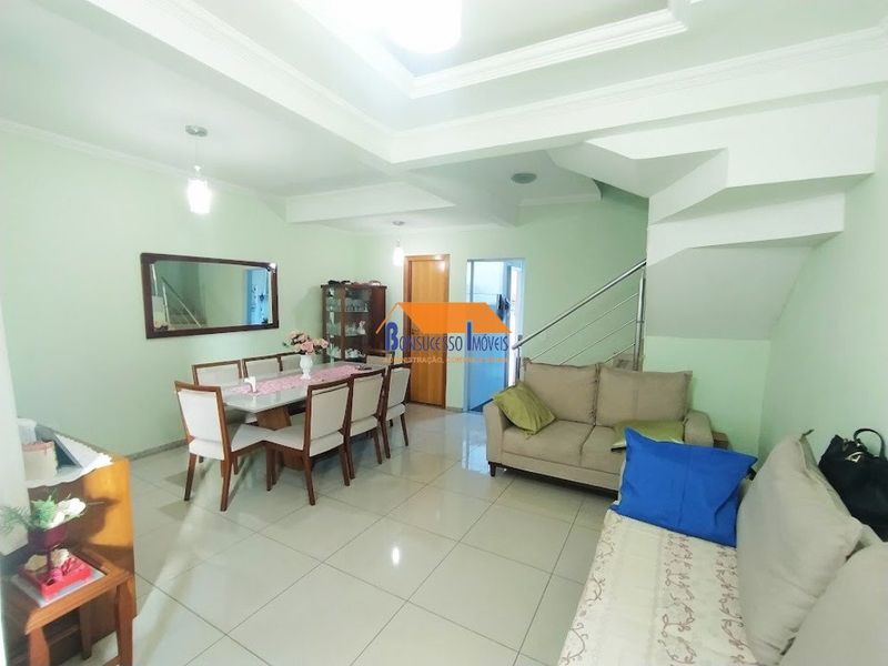 Casa com 3 quartos — Heliópolis, Belo Horizonte