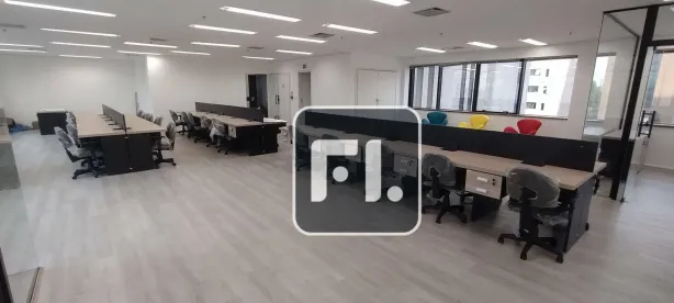 Sala Comercial à venda, 240m² no Cidade Monções, São Paulo