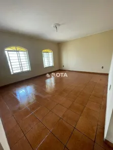 Casa com 3 Quartos para alugar, 250m² no João Aranha, Paulínia