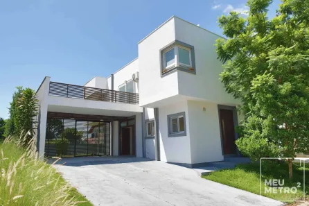 Casa com 3 Quartos à venda, 246m² no Campeche, Florianópolis