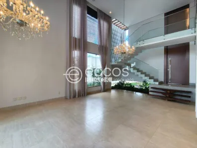 Casa de Condomínio com 3 Quartos para alugar, 270m² no Nova Uberlândia, Uberlândia