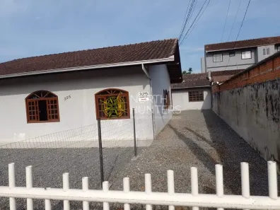 Casa com 3 Quartos à venda, 160m² no Boa Vista, Joinville