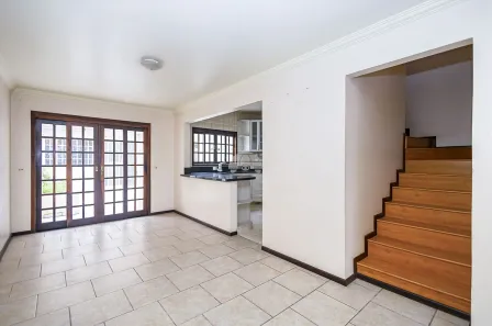 Sobrado com 3 Quartos à venda, 238m² no Capão da Imbuia, Curitiba