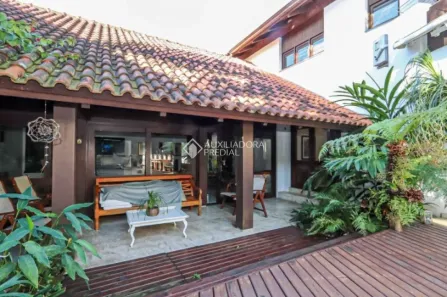 Casa com 4 Quartos para alugar, 554m² no Três Figueiras, Porto Alegre