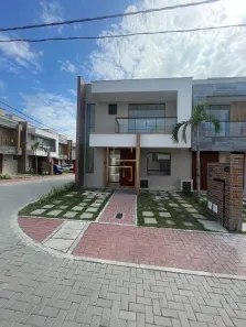 Casa de Condomínio com 4 Quartos à venda, 138m² no Morada de Laranjeiras, Serra