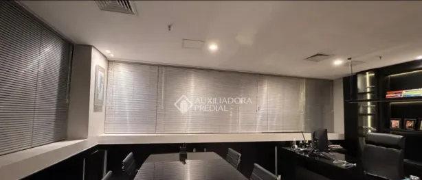 Sala Comercial com 1 Quarto à venda, 52m² no Santa Maria Goretti, Porto Alegre
