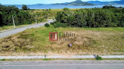Lote/Terreno à venda, 300m² no Ibiraquera, Imbituba