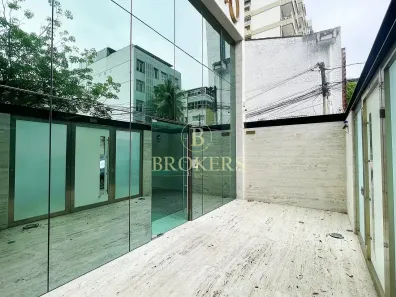 Prédio Comercial para alugar, 369m² no Humaitá, Rio de Janeiro