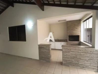 Casa com 3 Quartos para alugar, 262m² no Jardim Karaíba, Uberlândia