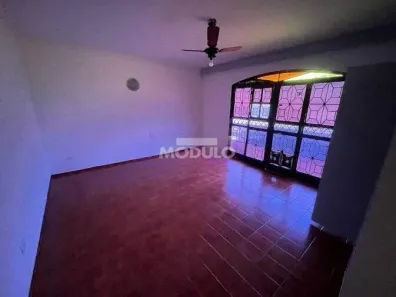 Prédio Comercial para alugar, 200m² no Martins, Uberlândia