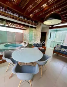 Casa de Condomínio com 5 Quartos à venda, 297m² no Aclimação, Uberlândia