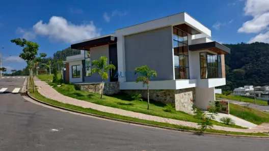 Casa de Condomínio com 4 Quartos à venda, 728m² no Salvaterra, Juiz de Fora