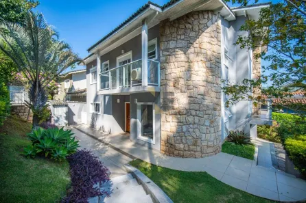 Casa de Condomínio com 4 Quartos à venda, 257m² no Jardim Indaiá, Embu das Artes