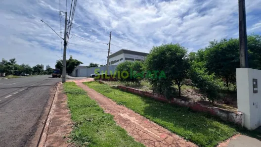à venda, 447m² no Jardim Atami, Maringá