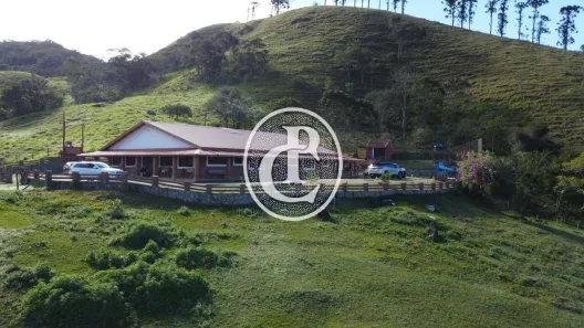 Fazenda/Sítio com 10 Quartos à venda, 80m² no Área Rural de São Francisco Xavier, São José dos Campos