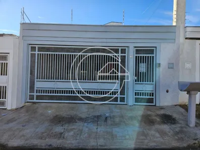 Casa com 3 Quartos para alugar, 10m² no Centro, Marília