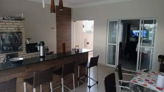 Casa com 3 Quartos à venda, 198m² no Jardim Universo, Maringá