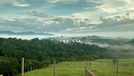 Fazenda/Sítio com 4 Quartos à venda, 150m² no São Carlos, Pouso Alegre
