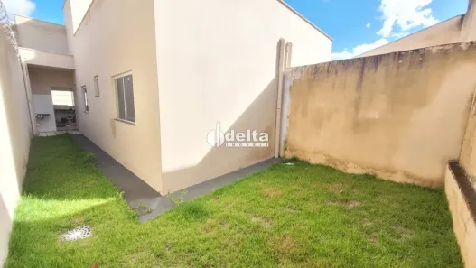 Casa com 2 Quartos à venda, 60m² no Jardim Canaã, Uberlândia