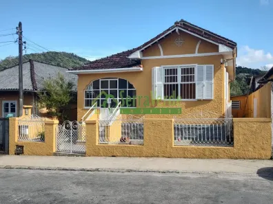 Casa com 4 Quartos à venda, 80m² no Castrioto, Petrópolis