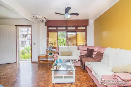 Casa com 6 Quartos à venda, 350m² no Petrópolis, Porto Alegre