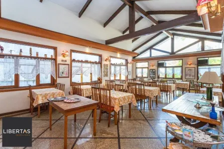 Casa com 3 Quartos à venda, 271m² no Santa Cecília, Porto Alegre