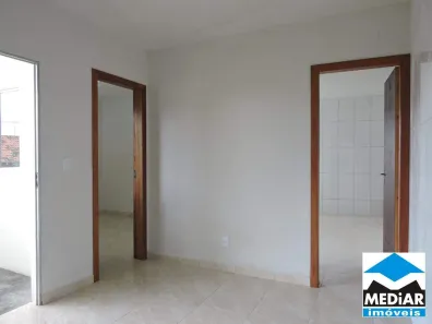 Casa com 2 Quartos para alugar, 40m² no Paraíso, Belo Horizonte