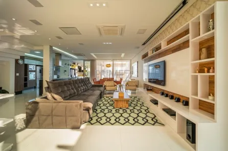 Casa de Condomínio com 3 Quartos à venda, 387m² no Jardim Mariluz, São Pedro