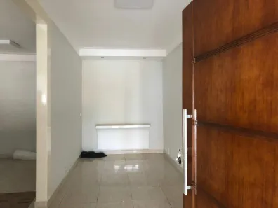 Casa com 3 Quartos à venda, 190m² no Cidade Jardim, Uberlândia