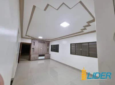 Casa com 3 Quartos à venda, 300m² no Jardim Ipanema, Uberlândia
