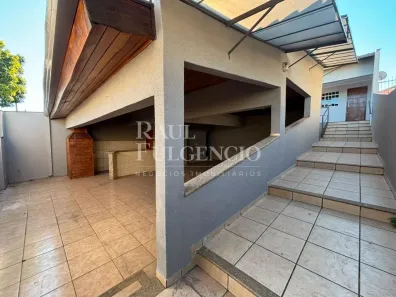 Casa com 3 Quartos para alugar, 240m² no Ipanema, Londrina