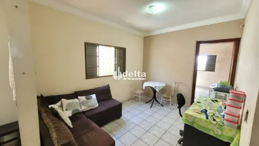 Ponto Comercial à venda, 230m² no Segismundo Pereira, Uberlândia